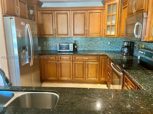 4046 Eastridge Dr, Deerfield Beach, FL 33064