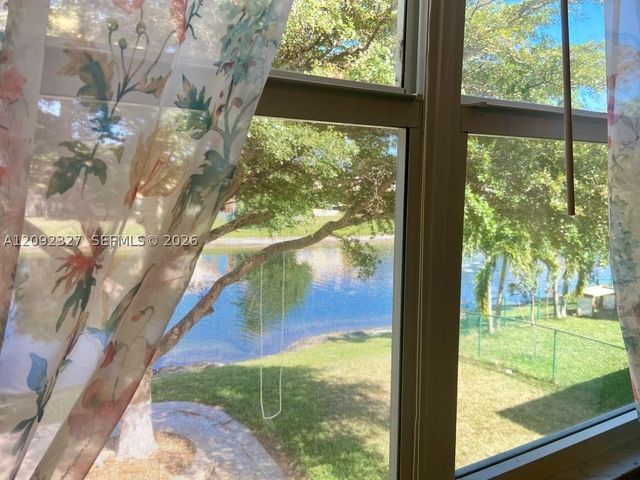 4046 Eastridge Dr, Deerfield Beach, FL 33064