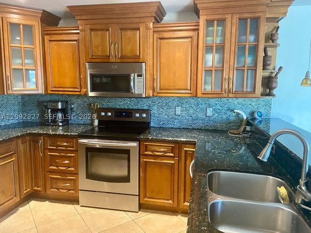 4046 Eastridge Dr, Deerfield Beach, FL 33064