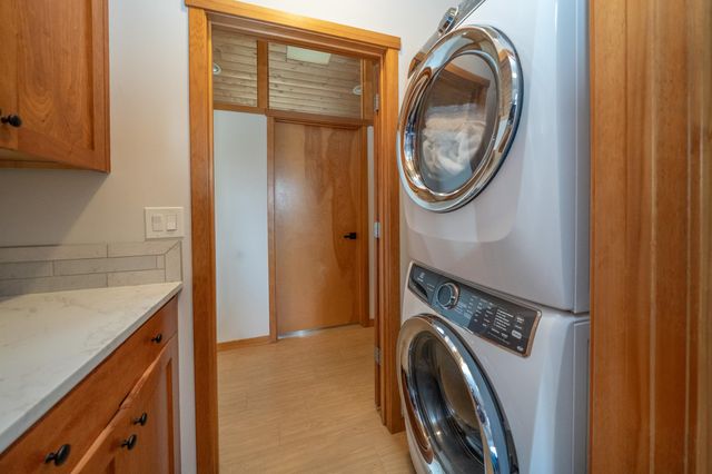 1616 E Whispering Springs Ln, Colbert, WA 99005