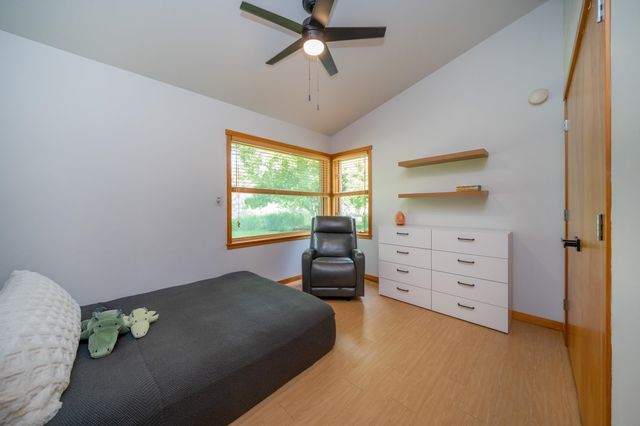 1616 E Whispering Springs Ln, Colbert, WA 99005