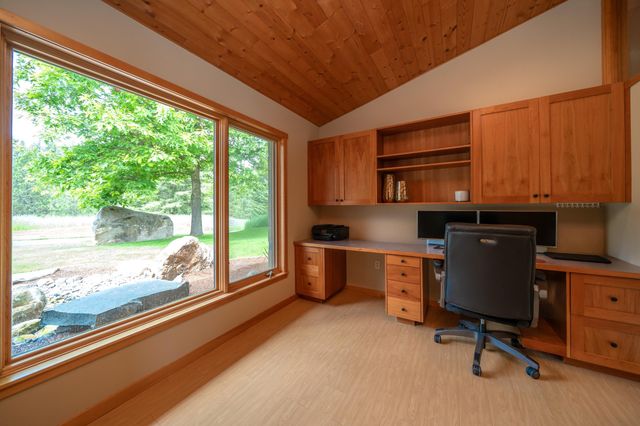 1616 E Whispering Springs Ln, Colbert, WA 99005