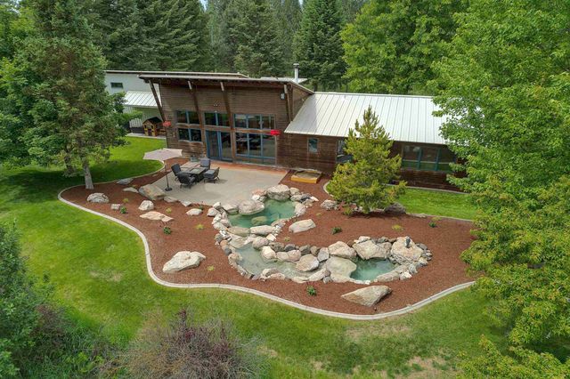1616 E Whispering Springs Ln, Colbert, WA 99005