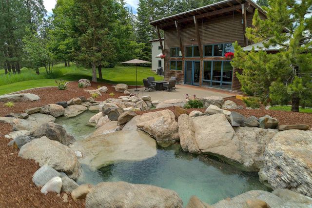 1616 E Whispering Springs Ln, Colbert, WA 99005