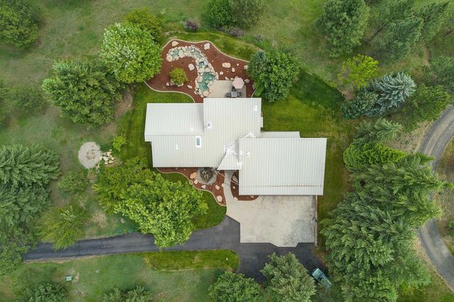 1616 E Whispering Springs Ln, Colbert, WA 99005