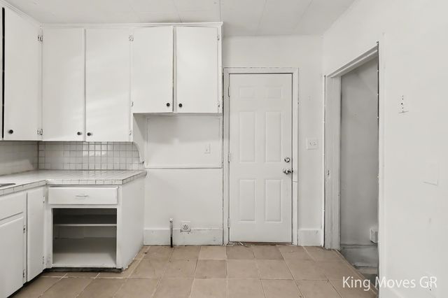 536 Shepard Street, Lansing, MI 48912