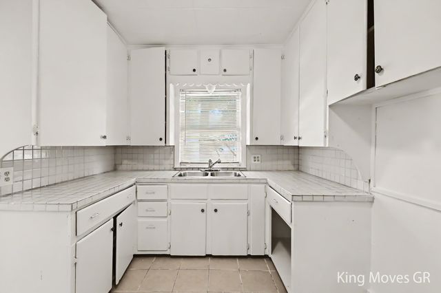 536 Shepard Street, Lansing, MI 48912