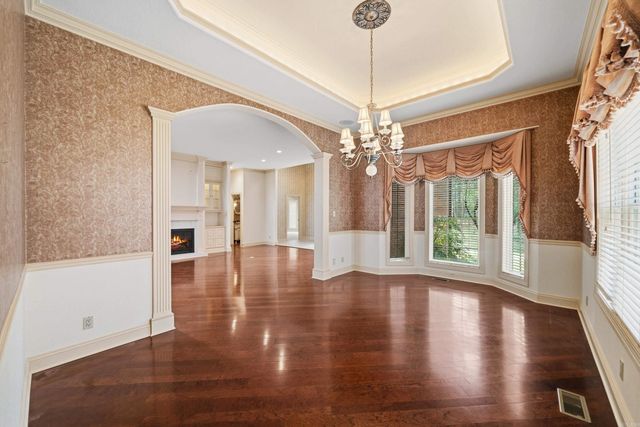 12 Loyola Ln, Hot Springs Village, AR 71909