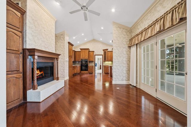 12 Loyola Ln, Hot Springs Village, AR 71909