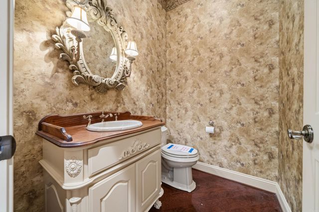 12 Loyola Ln, Hot Springs Village, AR 71909
