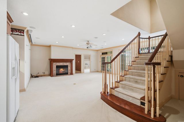 12 Loyola Ln, Hot Springs Village, AR 71909