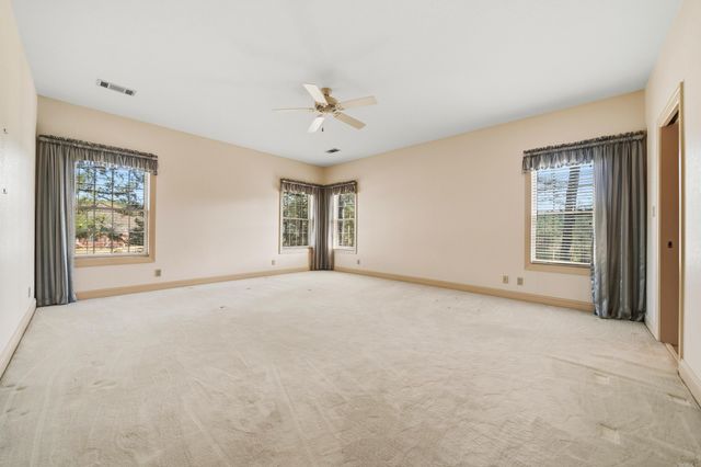 12 Loyola Ln, Hot Springs Village, AR 71909