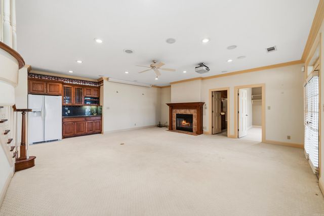 12 Loyola Ln, Hot Springs Village, AR 71909