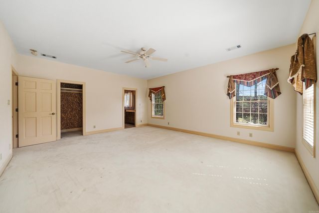 12 Loyola Ln, Hot Springs Village, AR 71909