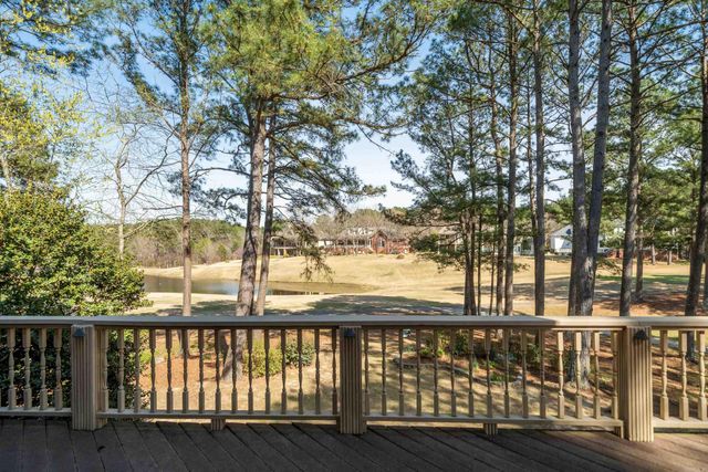 12 Loyola Ln, Hot Springs Village, AR 71909