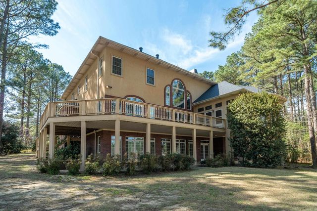 12 Loyola Ln, Hot Springs Village, AR 71909