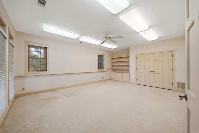 12 Loyola Ln, Hot Springs Village, AR 71909