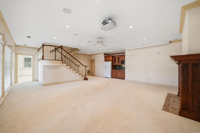 12 Loyola Ln, Hot Springs Village, AR 71909