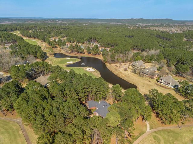 12 Loyola Ln, Hot Springs Village, AR 71909
