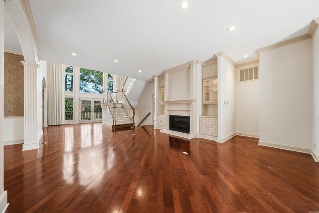 12 Loyola Ln, Hot Springs Village, AR 71909