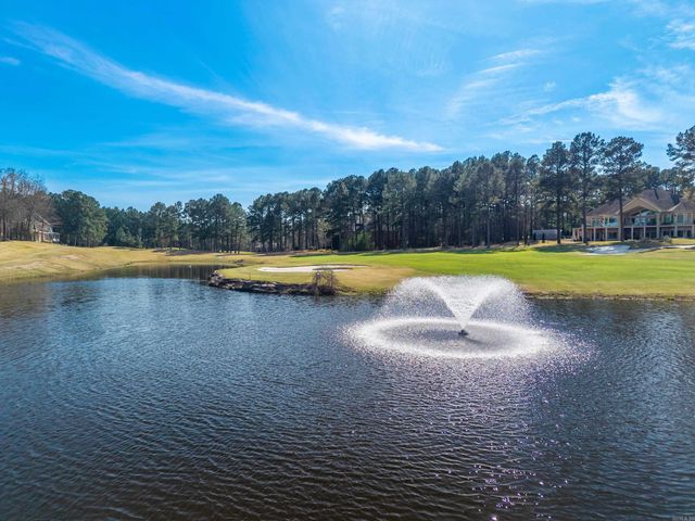 12 Loyola Ln, Hot Springs Village, AR 71909