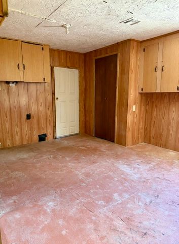 5222 Cedar Drive, Colcord, OK 74338