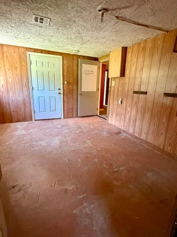 5222 Cedar Drive, Colcord, OK 74338
