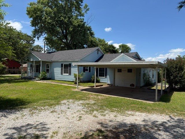 5222 Cedar Drive, Colcord, OK 74338
