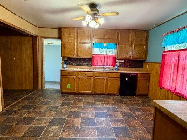 5222 Cedar Drive, Colcord, OK 74338