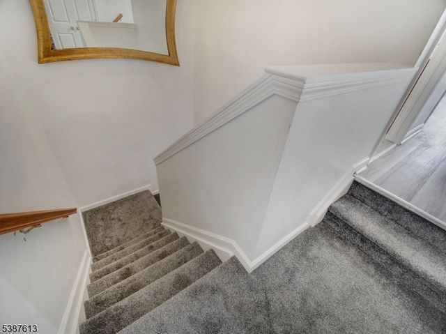 3 Atlas Ct, Jersey City, NJ 07305