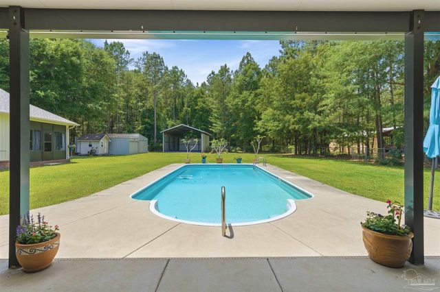 9105 Byrom Campbell Rd, Milton, FL 32571