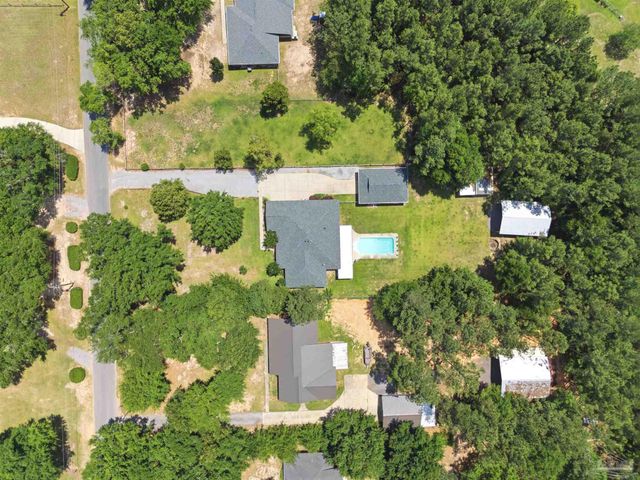 9105 Byrom Campbell Rd, Milton, FL 32571