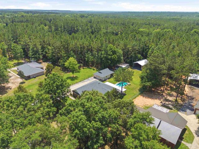 9105 Byrom Campbell Rd, Milton, FL 32571