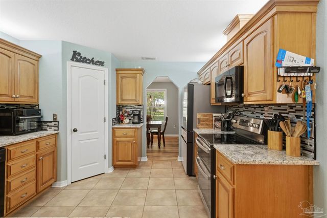 9105 Byrom Campbell Rd, Milton, FL 32571
