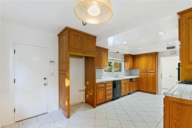 22046 Parthenia Street, West Hills, CA 91304