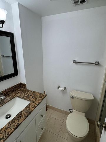 3850 Washington Street 102, Hollywood, FL 33021