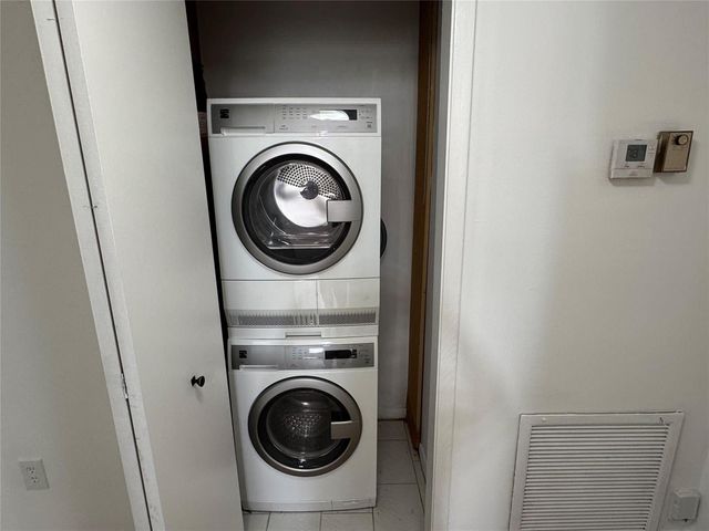 3850 Washington Street 102, Hollywood, FL 33021