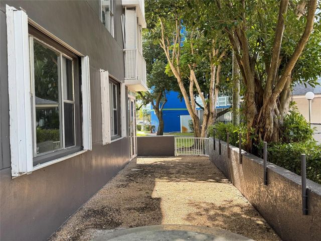 3850 Washington Street 102, Hollywood, FL 33021