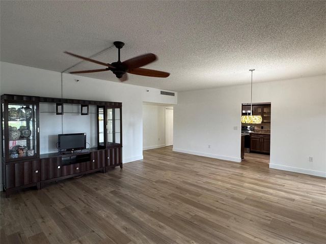 3850 Washington Street 102, Hollywood, FL 33021