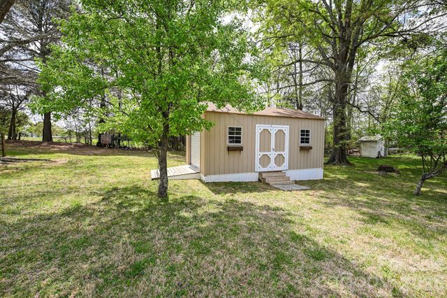 105 Woodland Lane, Monroe, NC 28112