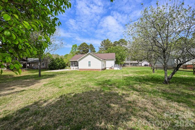 105 Woodland Lane, Monroe, NC 28112