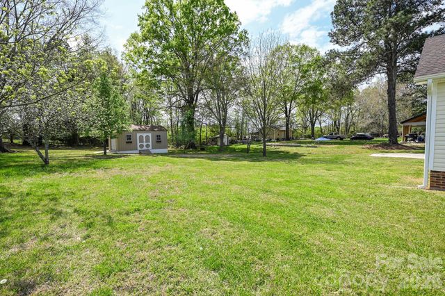 105 Woodland Lane, Monroe, NC 28112