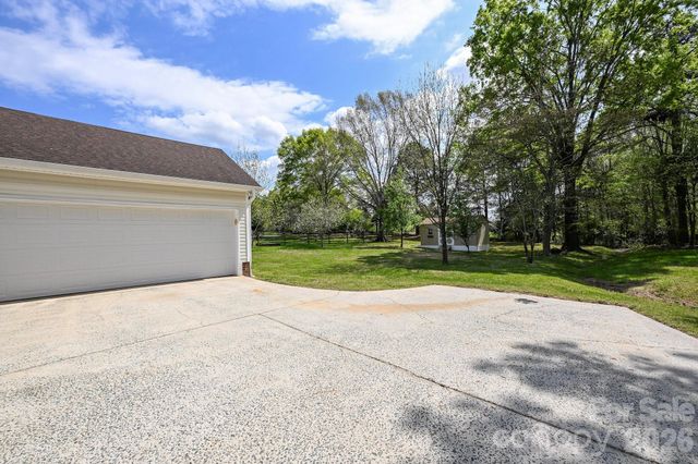 105 Woodland Lane, Monroe, NC 28112