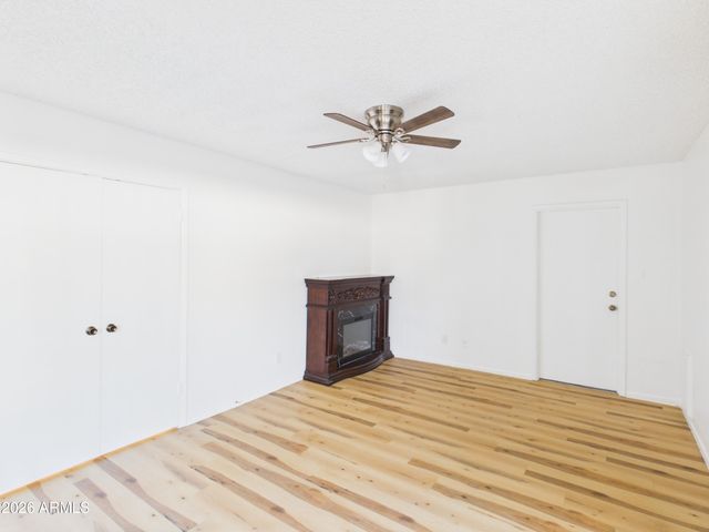 4033 W GRISWOLD Road, Phoenix, AZ 85051