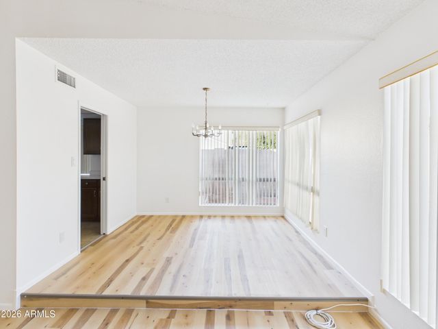 4033 W GRISWOLD Road, Phoenix, AZ 85051