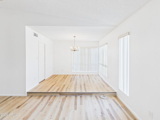 4033 W GRISWOLD Road, Phoenix, AZ 85051