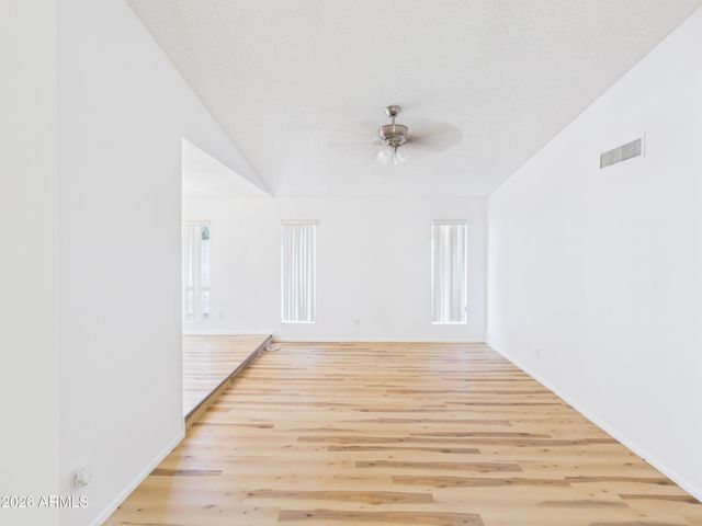4033 W GRISWOLD Road, Phoenix, AZ 85051