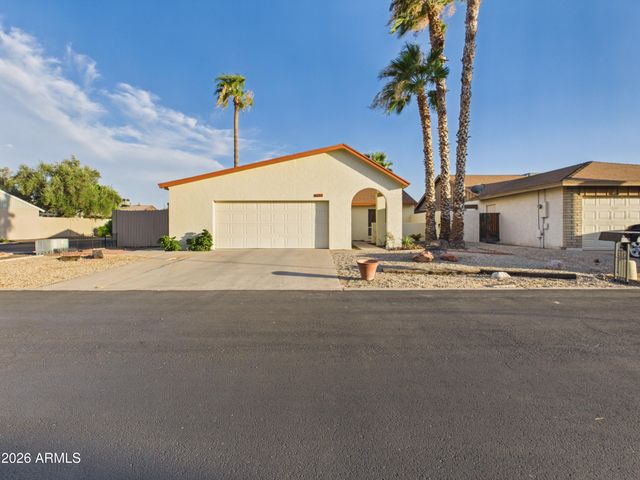 4033 W GRISWOLD Road, Phoenix, AZ 85051