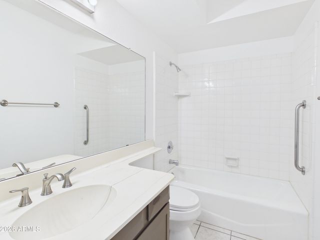 4033 W GRISWOLD Road, Phoenix, AZ 85051