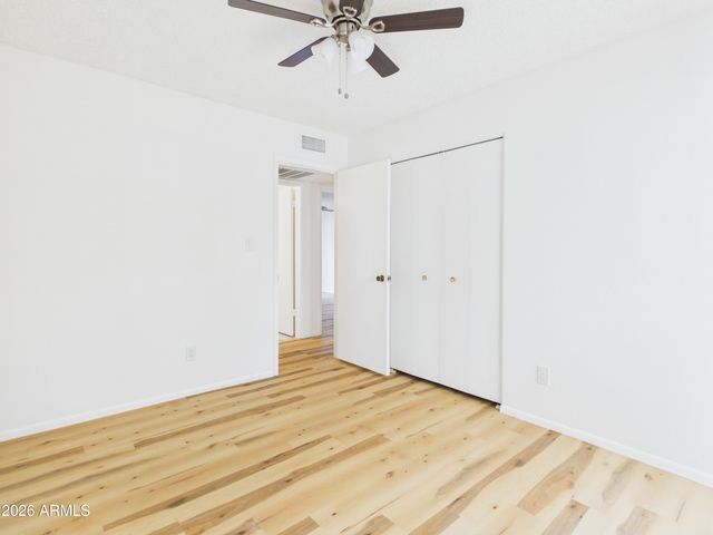 4033 W GRISWOLD Road, Phoenix, AZ 85051